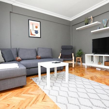 Stylish And Central Flat In Kadikoy Istanboel Buitenkant foto