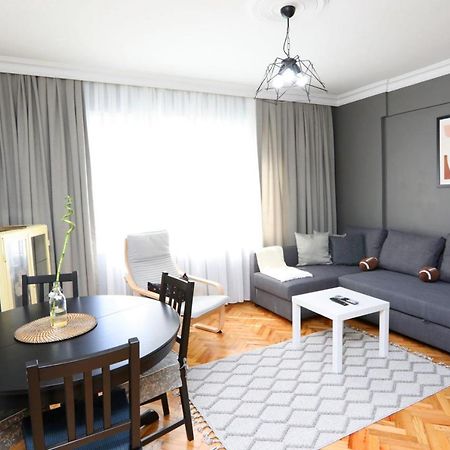 Stylish And Central Flat In Kadikoy Istanboel Buitenkant foto