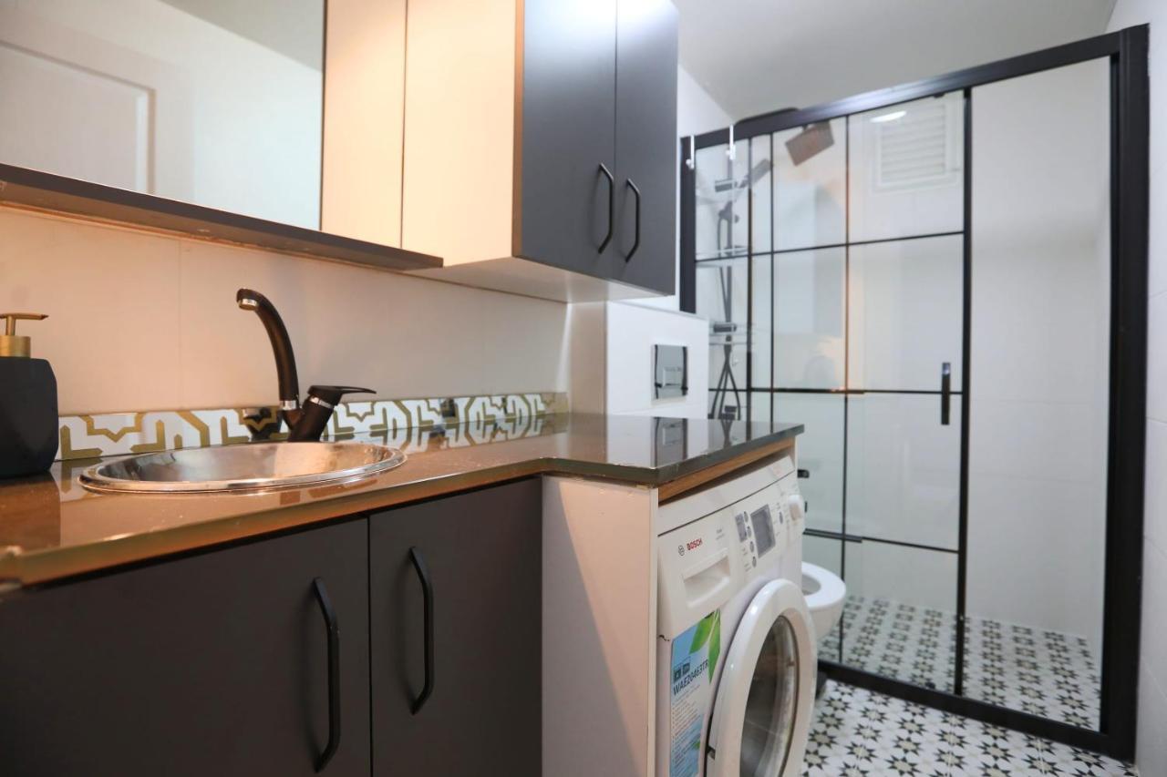 Stylish And Central Flat In Kadikoy Istanboel Buitenkant foto
